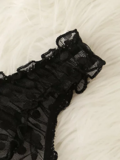 Conjunto de lencería femenina negra: elegancia y sensualidad en cada detalle.